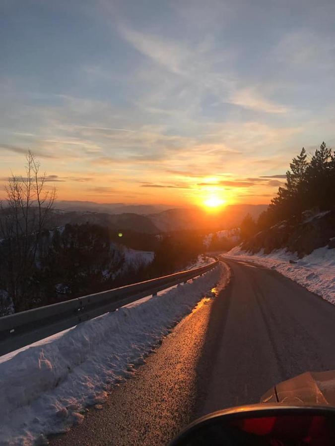 Smestaj Iver Hotel Mokra Gora Esterno foto